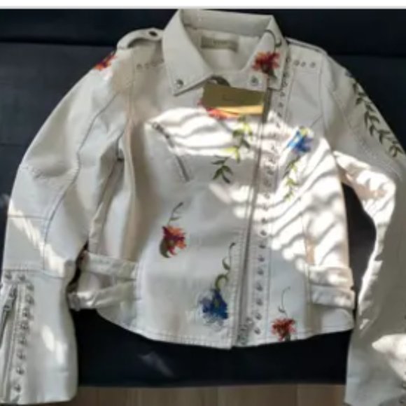 🌟Host Picks🌟 JAPANESE STYLE FLOWER EMBROIDERED FAUX - Picture 5 of 6